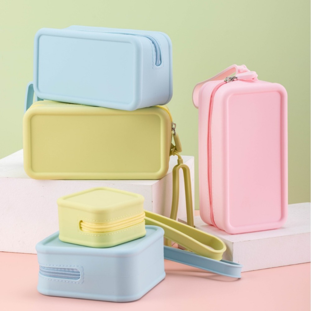 Cosmetic Bags - محفظة نقود محمولة من السيليكون بسعة
