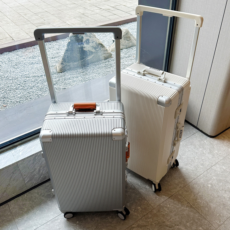 حقيبة بعجلات بإطار من الألومني - مراجعة Aluminum Frame Carry On Luggage وسعره