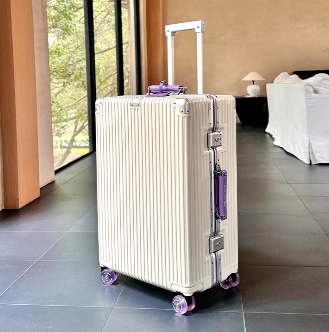 حقيبة بإطار من الألومنيوم مع ع - مراجعة Aluminum Frame Carry On Luggage وسعره