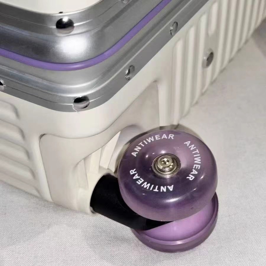 حقيبة بإطار من الألومنيوم مع ع - مراجعة Aluminum Frame Carry On Luggage وسعره