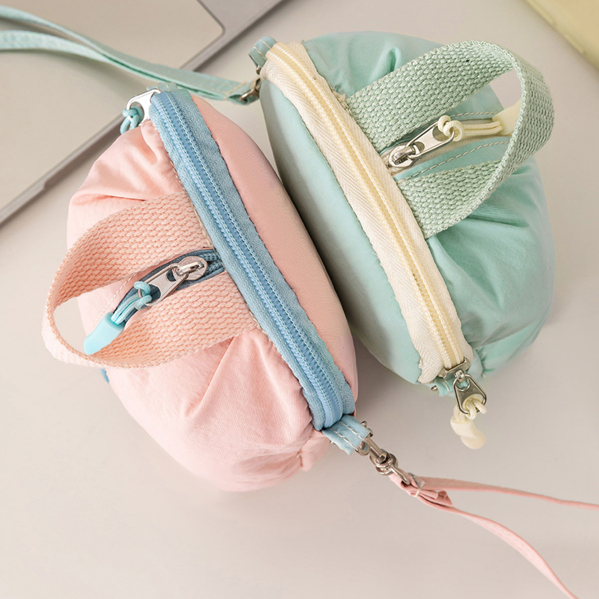 حقيبة تخزين صغيرة ومحمولة للمل - مراجعة Cosmetic Bags وسعره