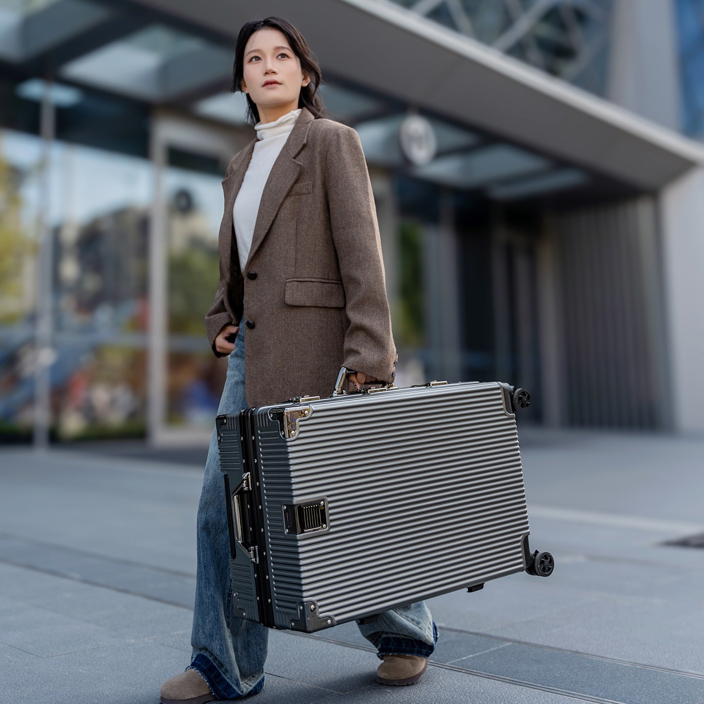 【صفقة خاصة】حقيبة سفر بإطار من  - مراجعة Aluminum Frame Carry On Luggage وسعره