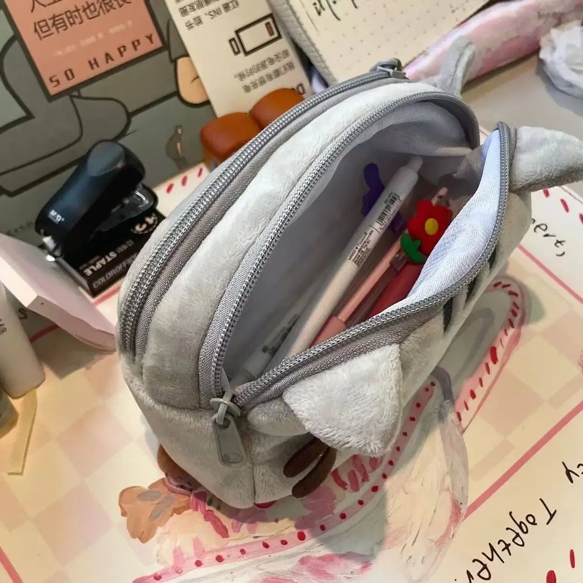 حقيبة أقلام رصاص لطيفة على شكل - مراجعة Luggage وسعره